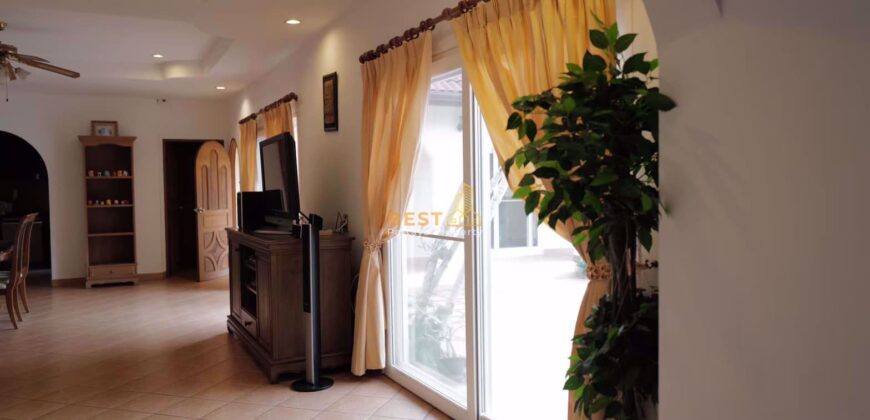 H010022 – East Pattaya Villa / Single House For Sale