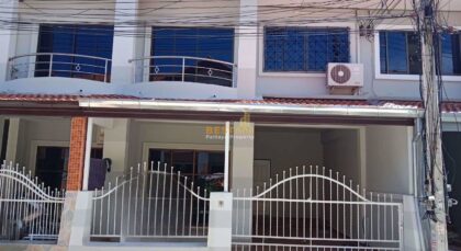 H010073 – East Pattaya Townhouse For Sale