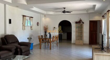 H010075 – East Pattaya Pool Villa For Sale