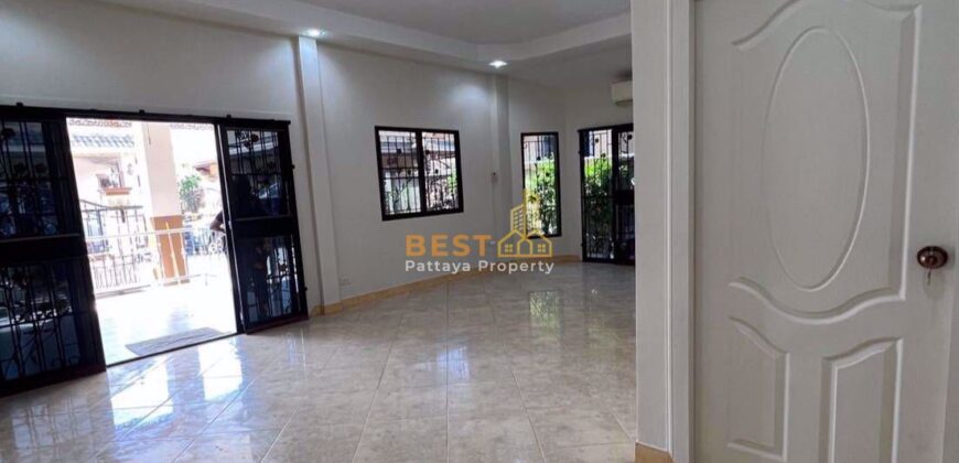 H010077 – East Pattaya Villa / Single House For Sale