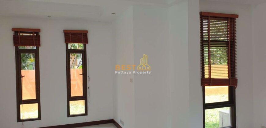 H010116 – East Pattaya Pool Villa For Sale