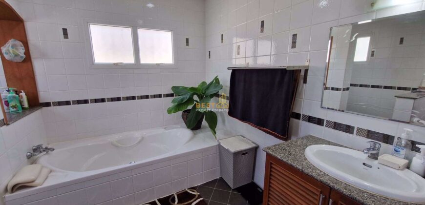 H010118 – East Pattaya Pool Villa For Sale