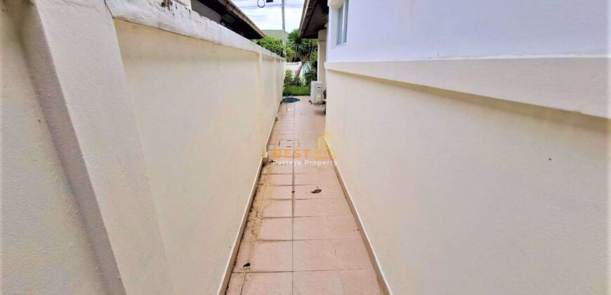 H010121 – East Pattaya Villa / Single House For Sale