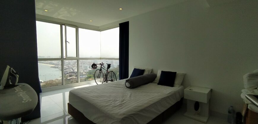 Luxury 3 Bedrooms condo for Sale in Pratumnak