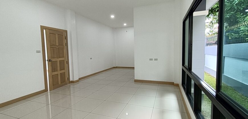 Brand New House For Sale near Mabprachan