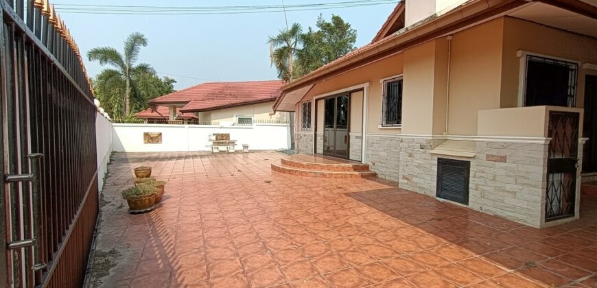 3 Bedroom House At Mabprachan Lake!