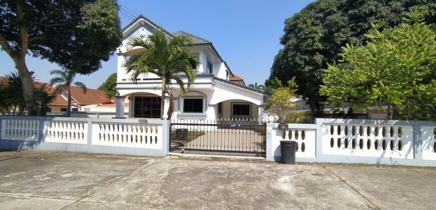 4 Bedroom House For Sale and Rent In Permsub Garden Resort, East Pattaya