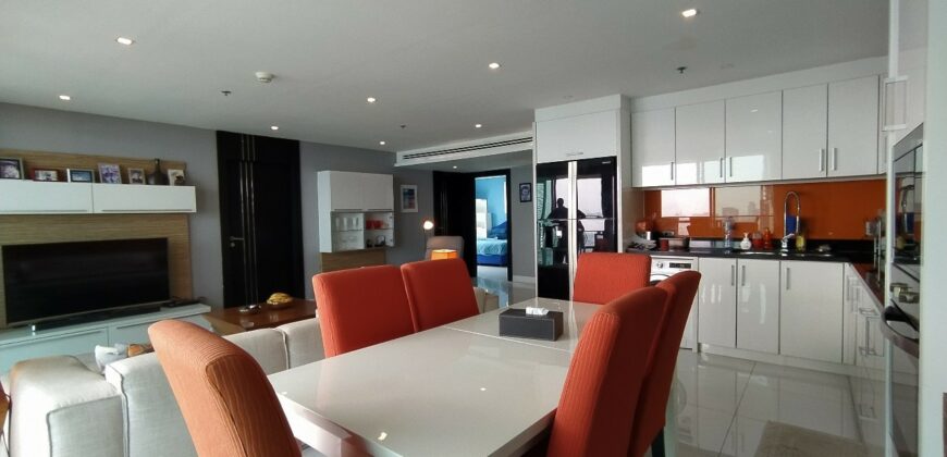 Luxury 3 Bedrooms condo for Sale in Pratumnak