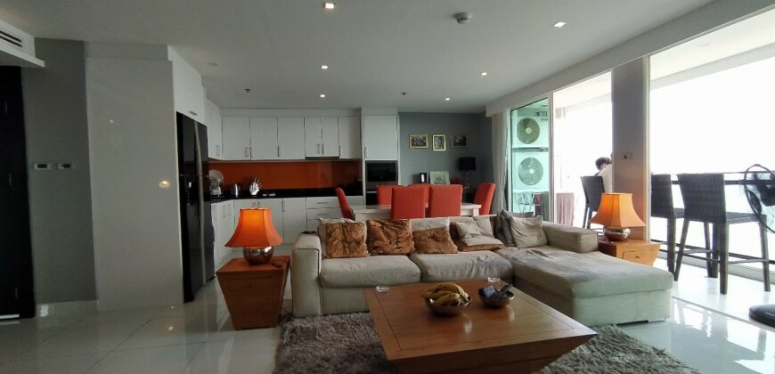 Luxury 3 Bedrooms condo for Sale in Pratumnak