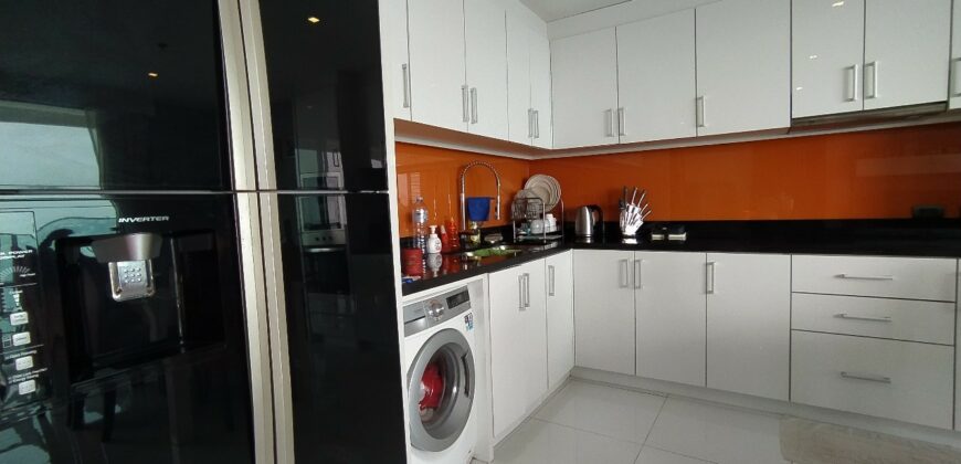 Luxury 3 Bedrooms condo for Sale in Pratumnak