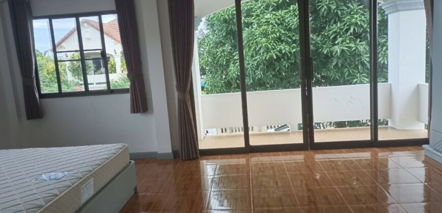 4 Bedroom House For Sale and Rent In Permsub Garden Resort, East Pattaya