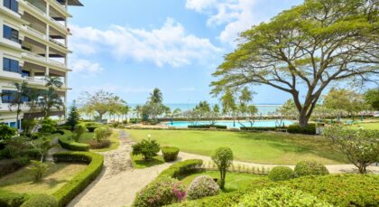 Beach-front condo for sale  in Baan Amphur