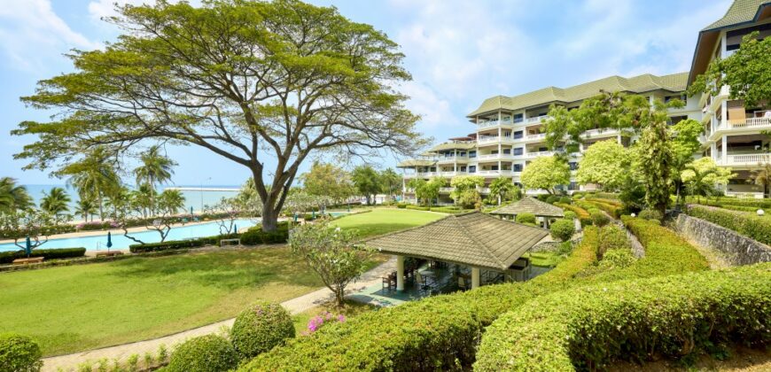 Beach-front condo for sale  in Baan Amphur