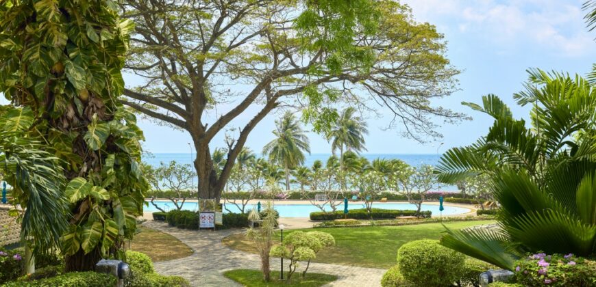 Beach-front condo for sale  in Baan Amphur