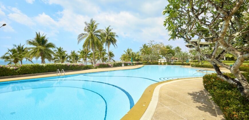 Beach-front condo for sale  in Baan Amphur