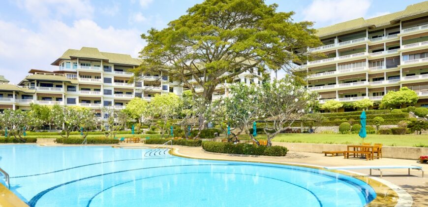 Beach-front condo for sale  in Baan Amphur