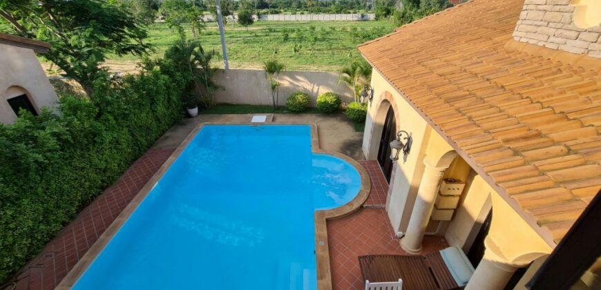 Luxury Pool Villa House For rent