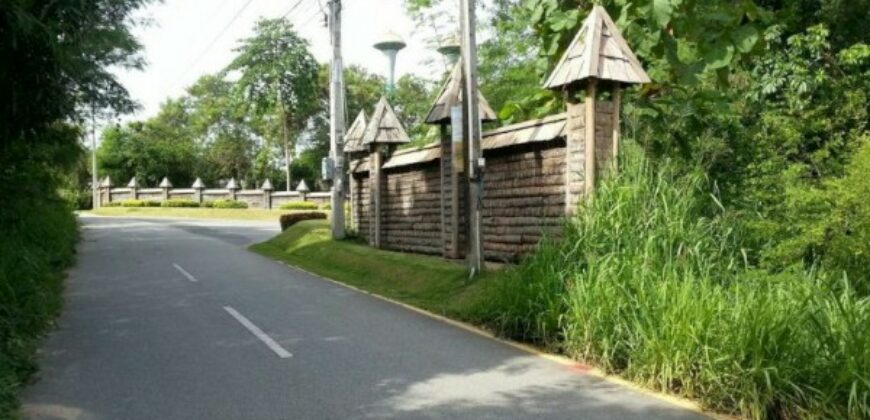 Land 400 Meters Of Na-Jomtien Beach