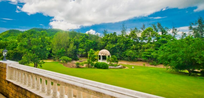 Country Estate for Sale in Bang Saray