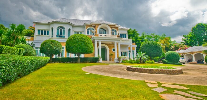 Country Estate for Sale in Bang Saray