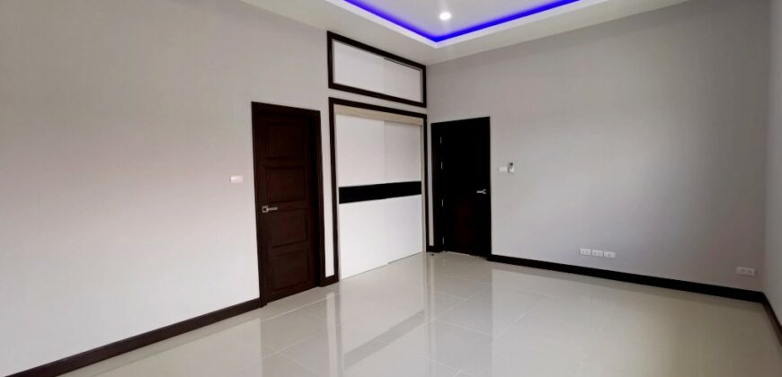 Brand new house for sale at Bangsaray