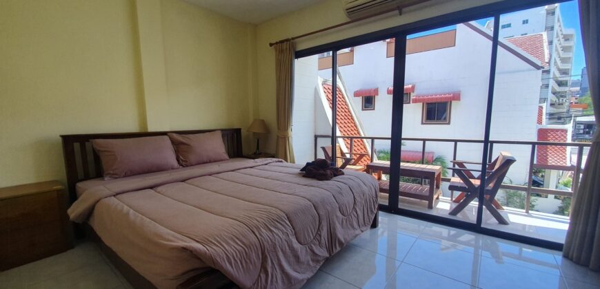 Townhouse 2 Bedroom for sale on Pratamnak Hill