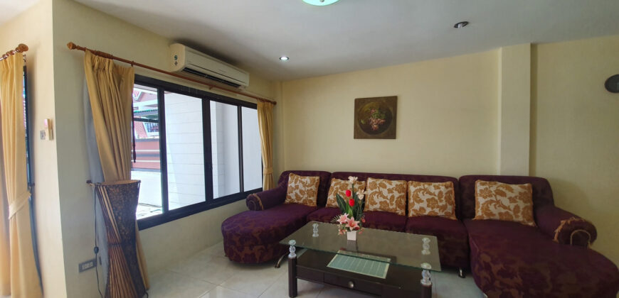 Townhouse 2 Bedroom for sale on Pratamnak Hill