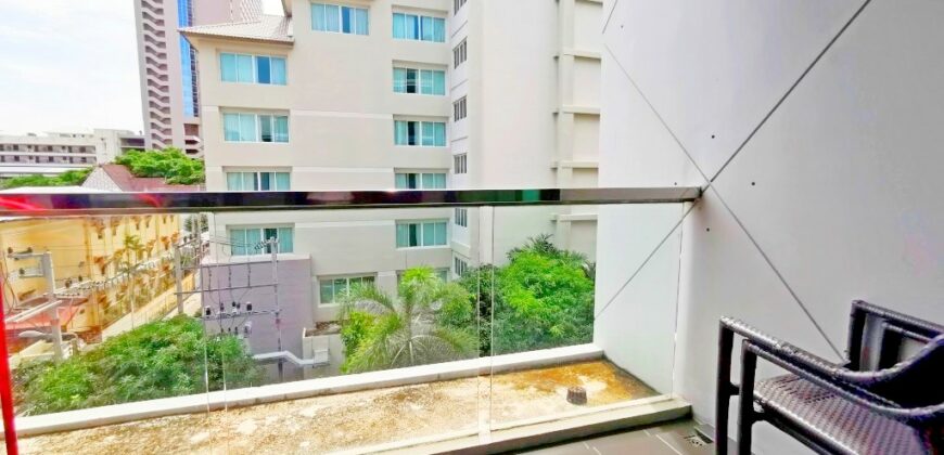 2 Bedroom Condo For Sale in Central Pattaya