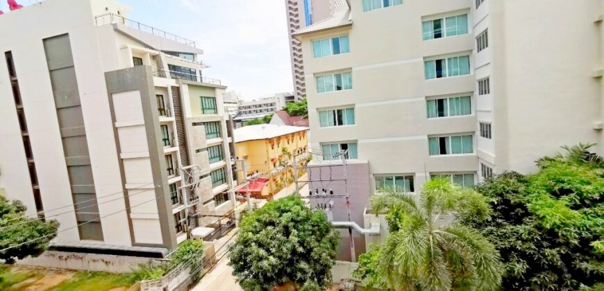 2 Bedroom Condo For Sale in Central Pattaya