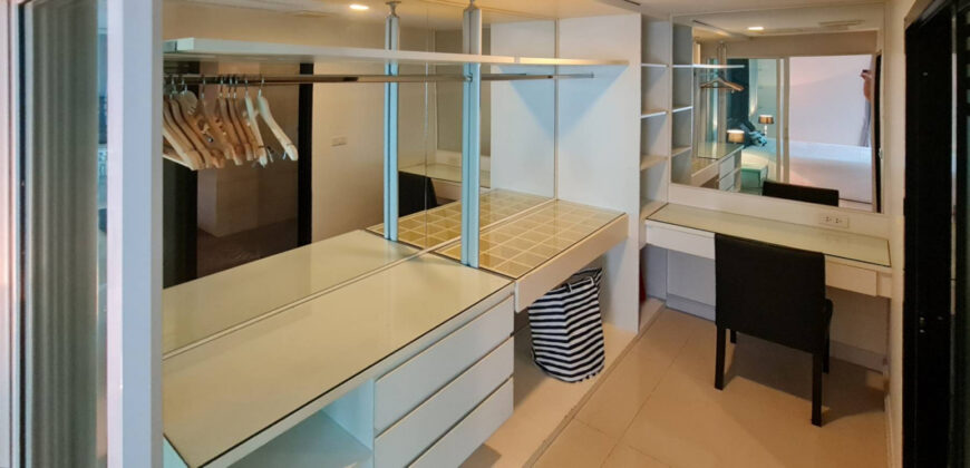 1 Bedroom Condo for sale in Sixty Six Condo