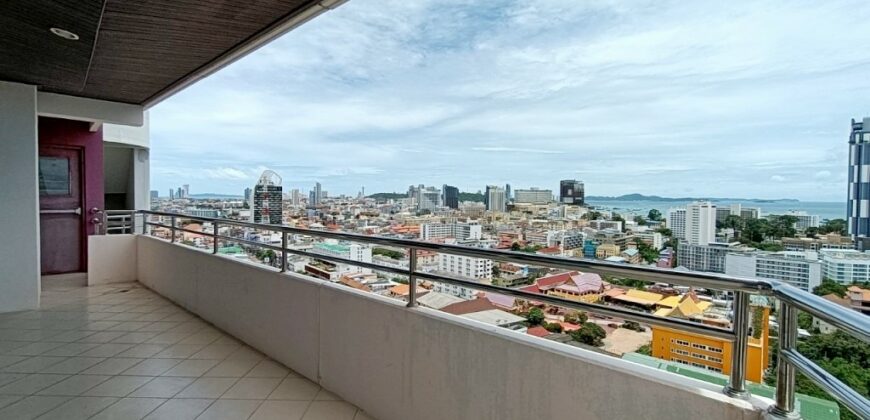 Sea view 2 bedrooms condo for in Central Pattaya