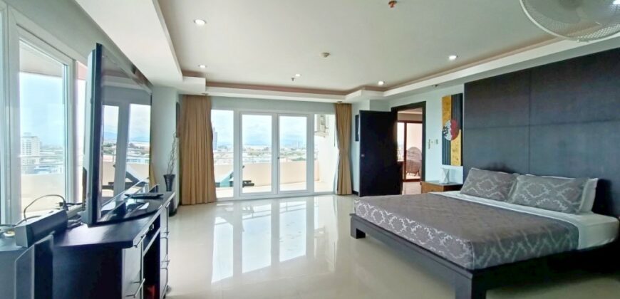 Sea view 2 bedrooms condo for in Central Pattaya