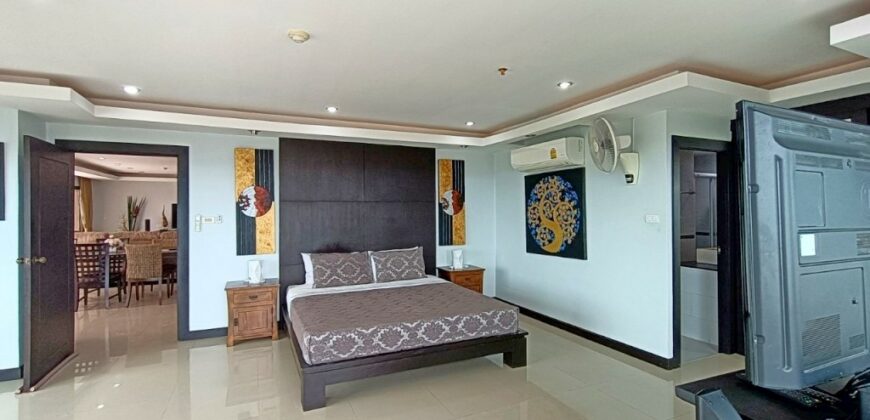 Sea view 2 bedrooms condo for in Central Pattaya