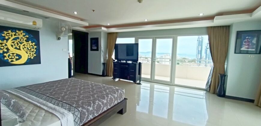 Sea view 2 bedrooms condo for in Central Pattaya