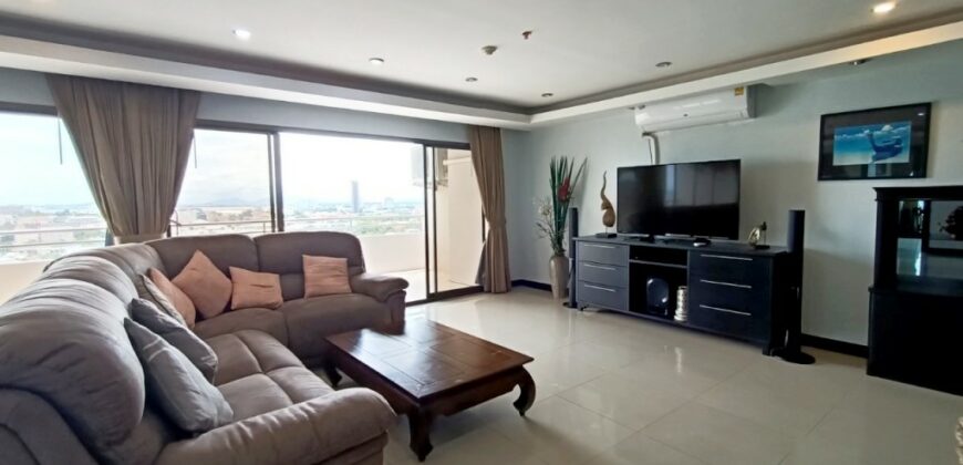 Sea view 2 bedrooms condo for in Central Pattaya