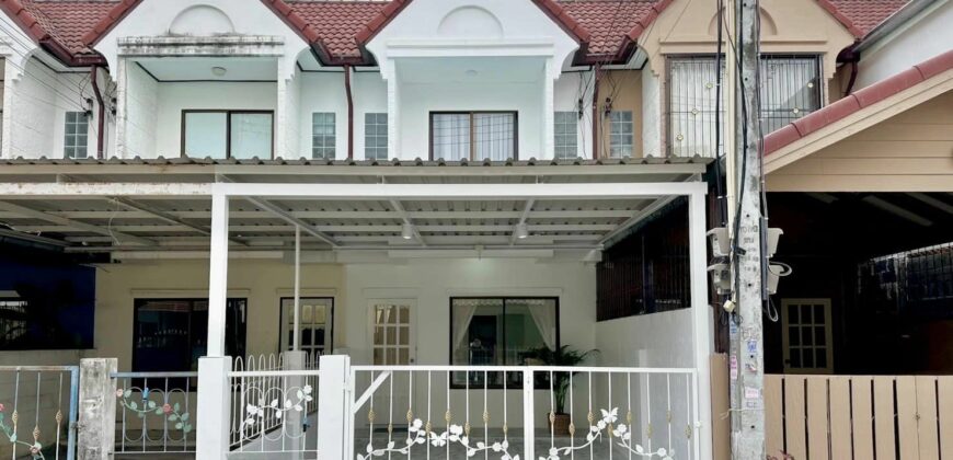 Minimal Townhome for Sale at East Pattaya