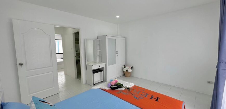 Minimal Townhome for Sale at East Pattaya