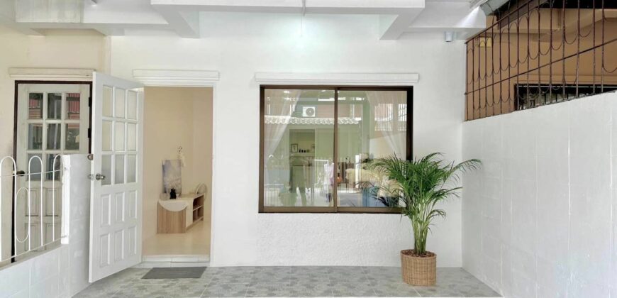 Minimal Townhome for Sale at East Pattaya