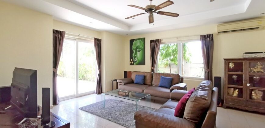 Pool Villa with 3 Bedrooms For Sale Or Rent at Siam Royal View