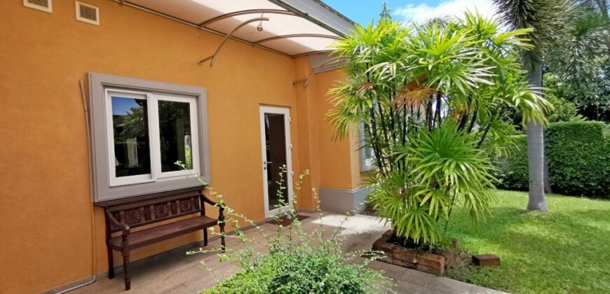 Pool Villa with 3 Bedrooms For Sale Or Rent at Siam Royal View