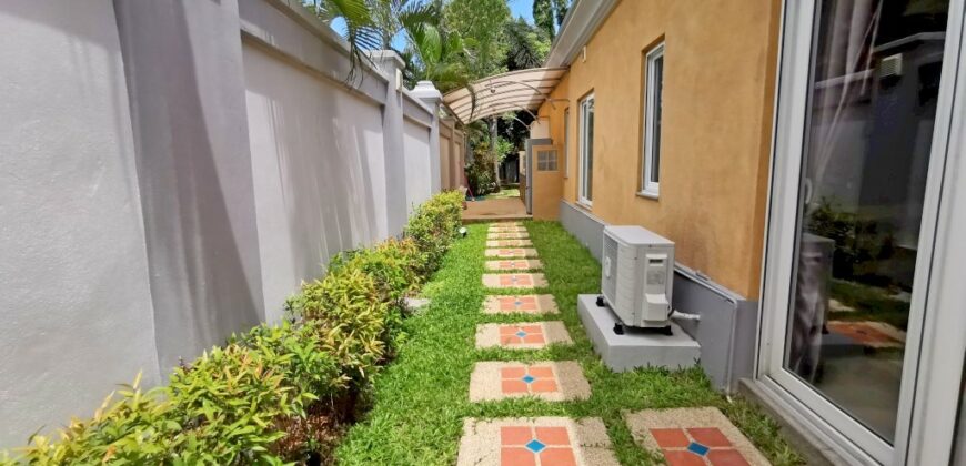 Pool Villa with 3 Bedrooms For Sale Or Rent at Siam Royal View