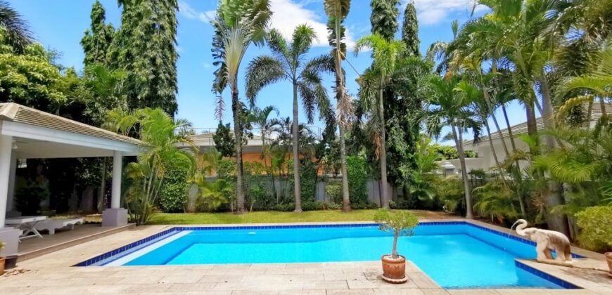 Pool Villa with 3 Bedrooms For Sale Or Rent at Siam Royal View