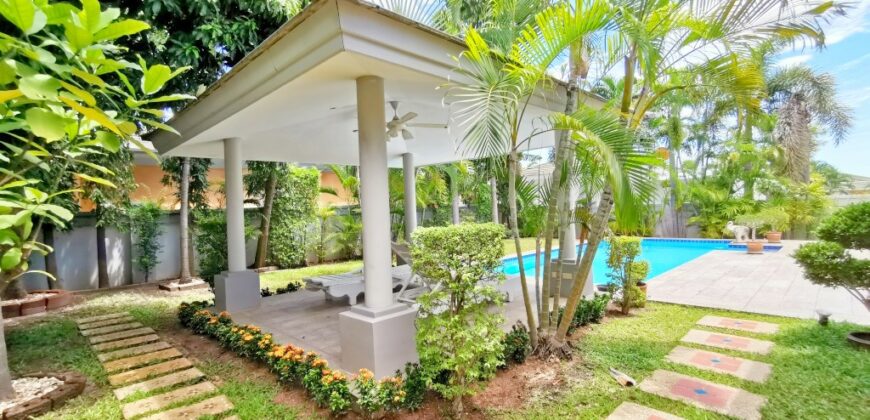 Pool Villa with 3 Bedrooms For Sale Or Rent at Siam Royal View