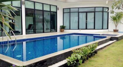 House and commercial Building for sale in East Pattaya