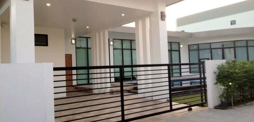 House and commercial Building for sale in East Pattaya