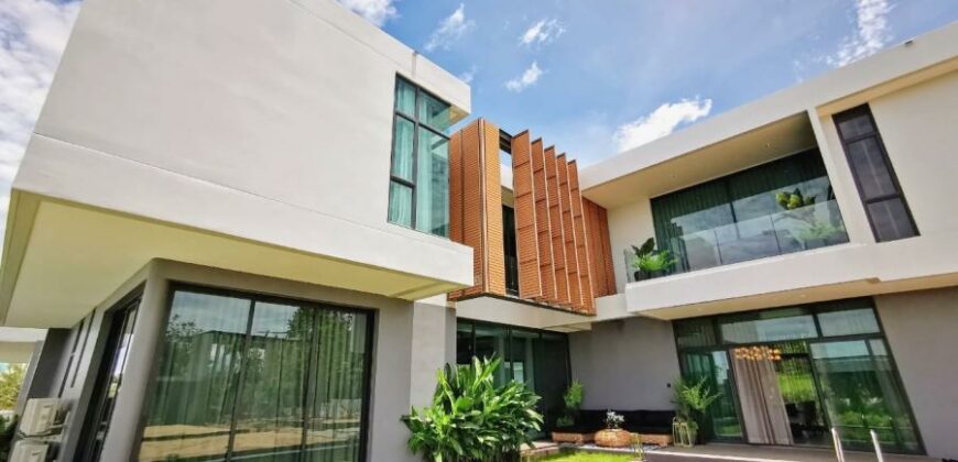 Luxury Villa For Sale Inthe Prospect , East Pattaya