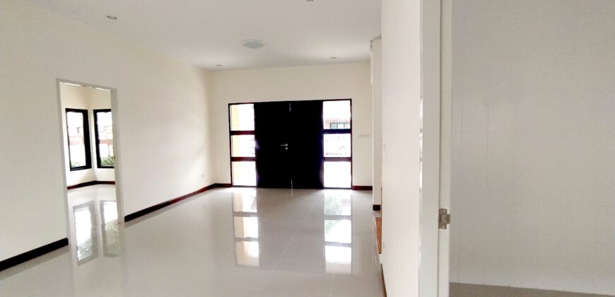 2 Storey House For Rent With Private Pool