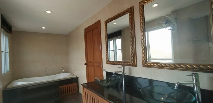 Private Pool Villa For Rent Near Regent School Pattaya