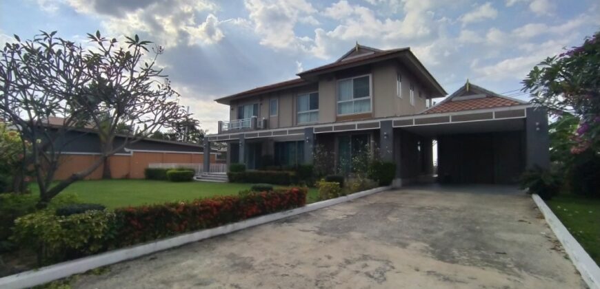 2 Storey House For Rent With Private Pool