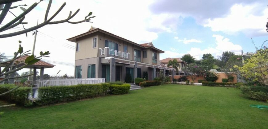 2 Storey House For Rent With Private Pool